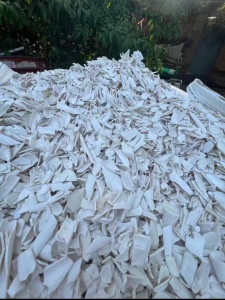 长期出售pvc大小管破碎料，白色，小管占比70%，现货一挂车