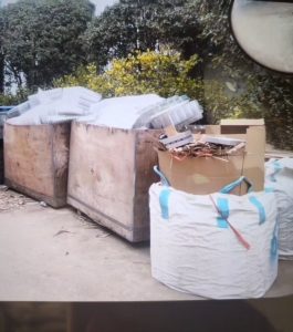 长期出售pet吸塑盒废料，白色透明都有，月供200吨左右