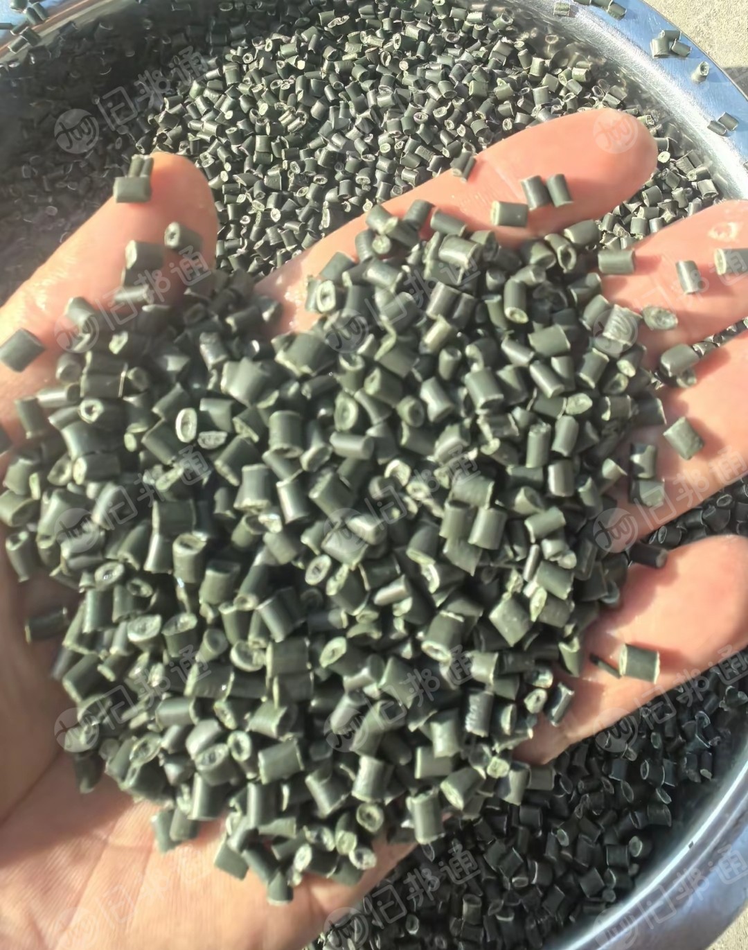 出售编织袋颗粒，过两层80目，6层60目，月供上百吨