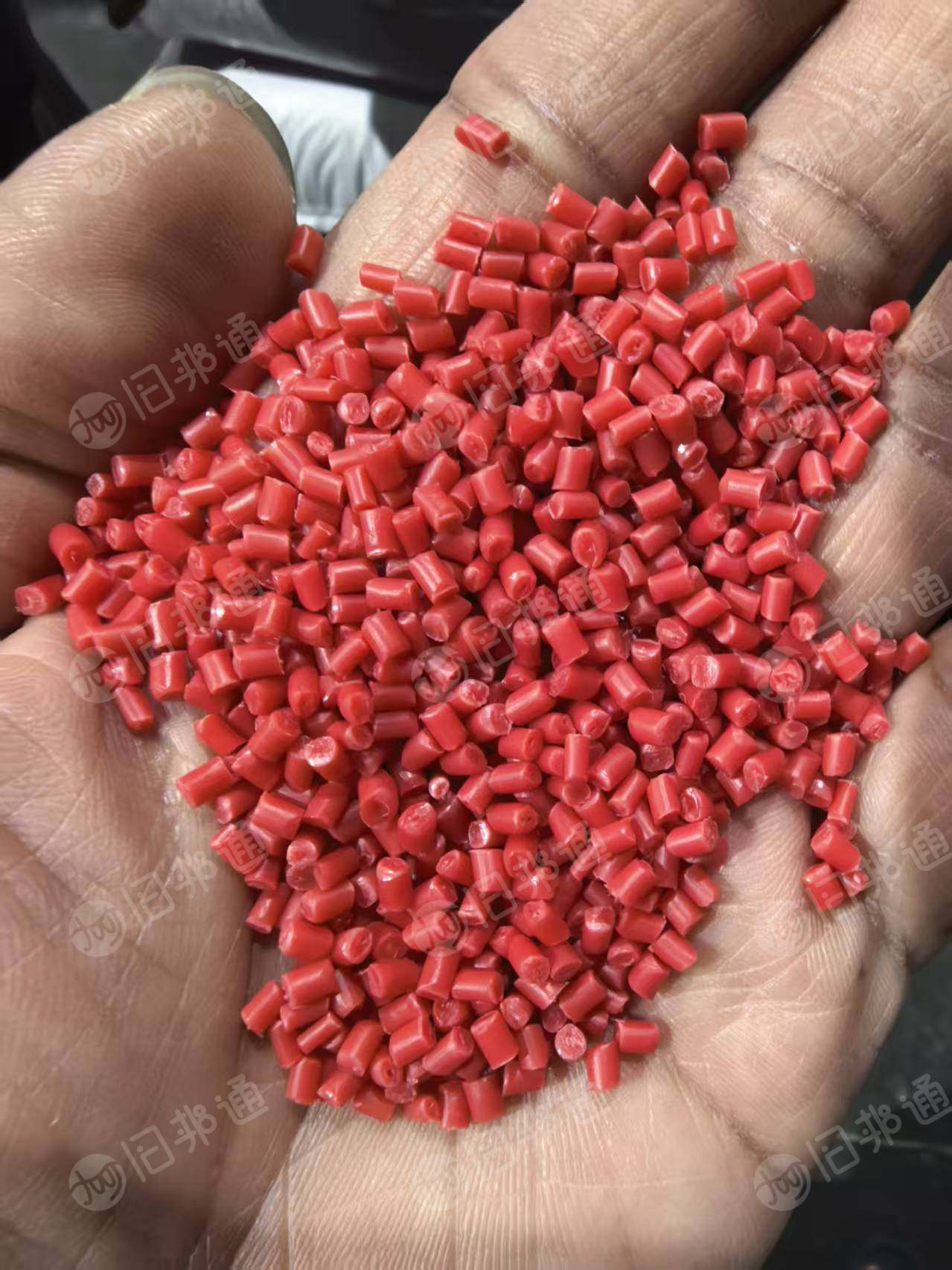 出售pp颗粒，红黄蓝绿四色颗粒，溶脂：16-20，冲击7-8，密度：0.925