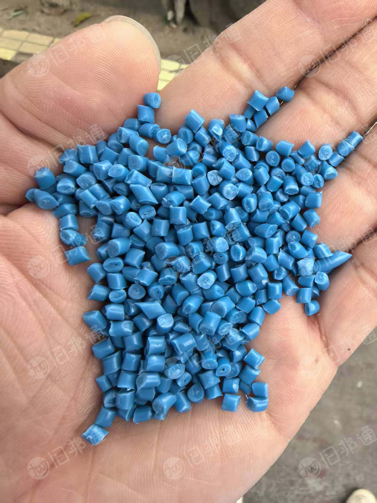 出售pp颗粒，红黄蓝绿四色颗粒，溶脂：16-20，冲击7-8，密度：0.925