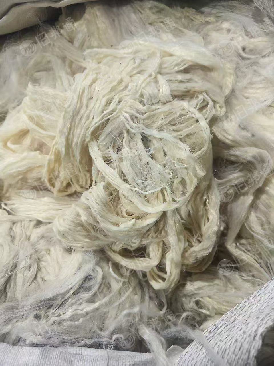 出售腈纶原丝,腈纶丝,晴纶丝,腈纶废丝现货13米一车,货在江苏无锡