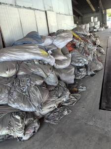 出售PVC广告布废料，现在有5吨