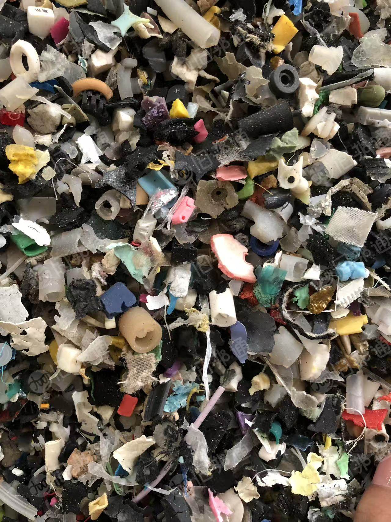 出售硅胶 橡胶 塑料混合破碎料