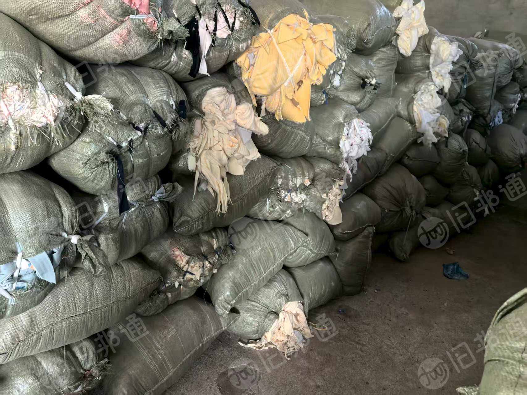 长期出售做婴儿服下来的纯棉废布，纯棉边角料，纯棉针织废布，现货9.6米一车