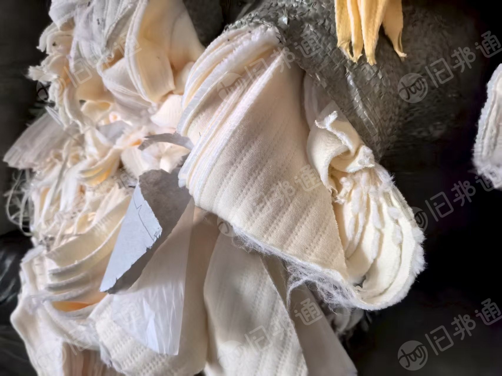 长期出售做婴儿服下来的夹丝绵,夹丝绵下脚料,两边都是纯棉的,现货十几吨