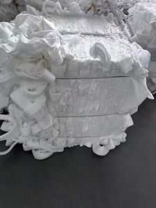 出售白色丝棉边角料，带一层白色无纺布，造粒比较好用，现货有4吨，货在河北保定