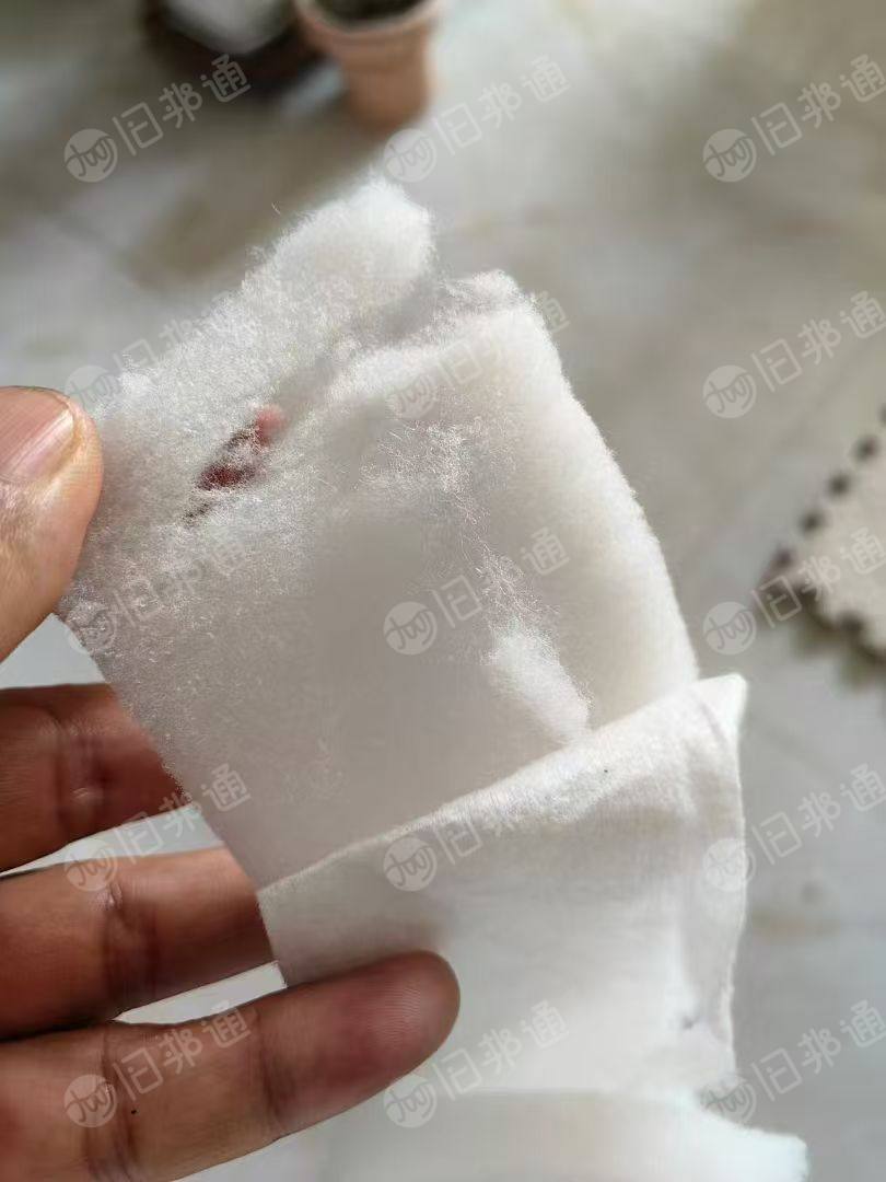 出售白色丝棉边角料，带一层白色无纺布，造粒比较好用，现货有4吨，货在河北保定