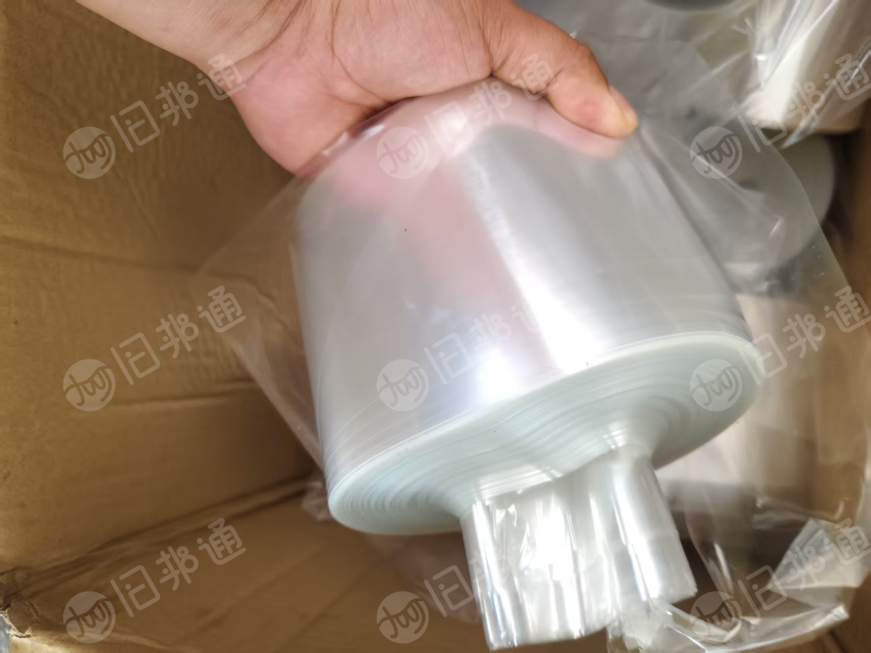 常年出售成卷的PET滑膜，月供10吨左右