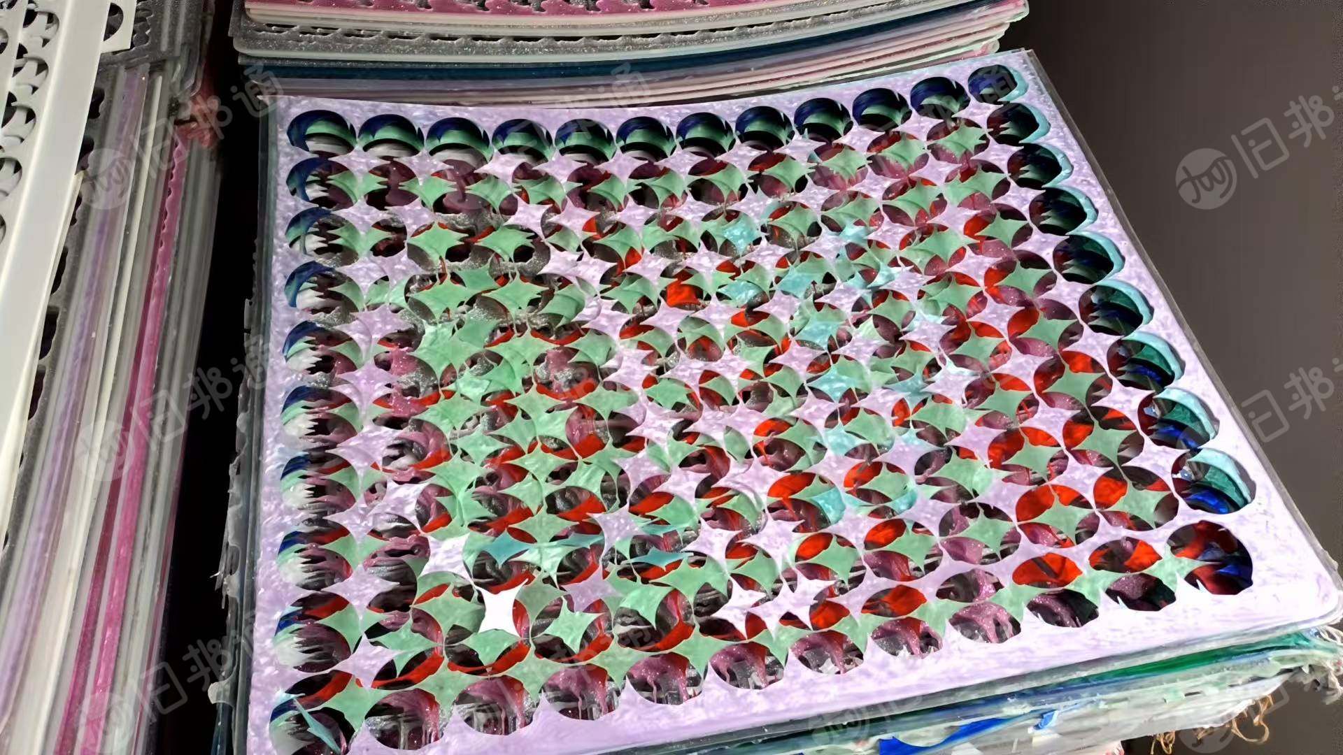 出售亚克力废料，做公仔钥匙扣下来的边角料，月供20吨