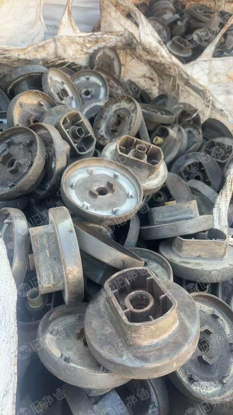 出售增强尼龙废塑料，尼龙毛料，现货50吨