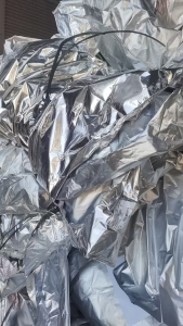 出售防潮包装机器下来的铝箔纸，有纯铝箔，也有带纸的，现货十来吨