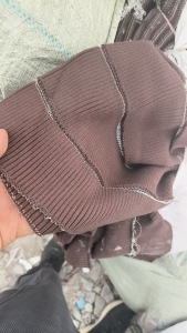 出售杂色库存罗纹，涤纶材质，都是整批的，可以做袖口和下摆，现货有20吨左右，货在浙江温州