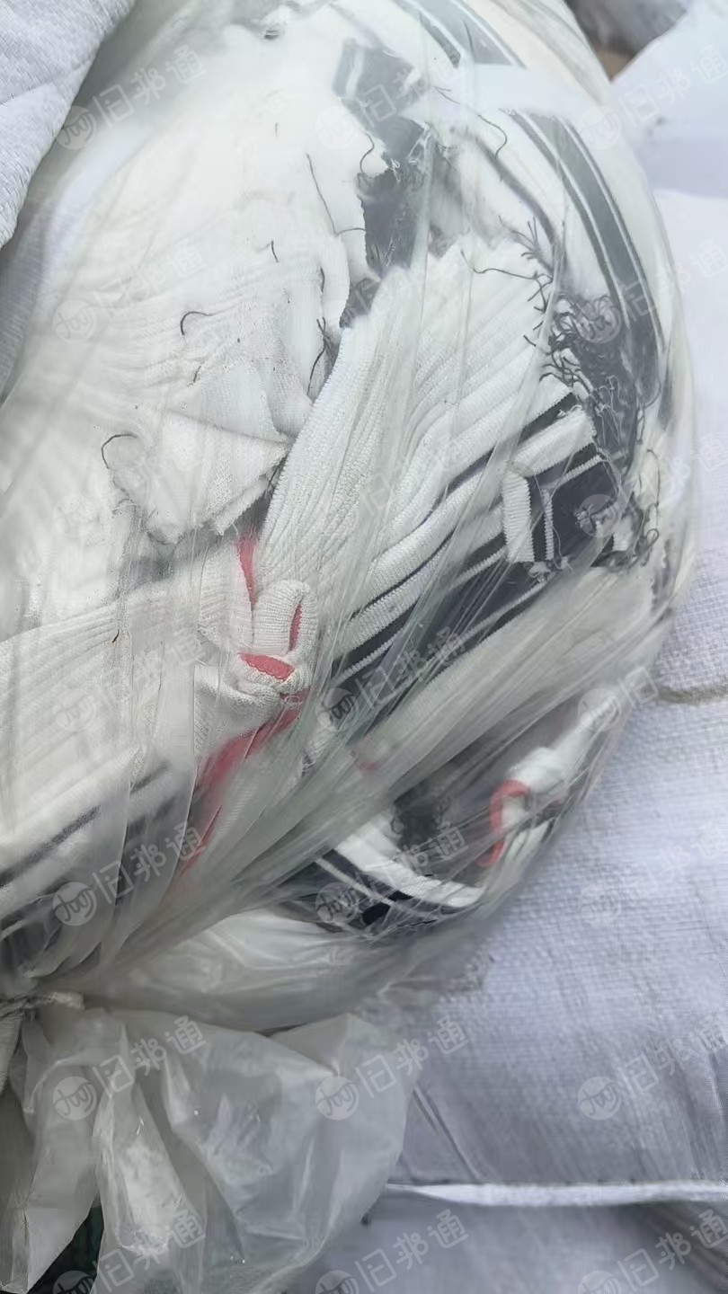 出售杂色库存罗纹，涤纶材质，都是整批的，可以做袖口和下摆，现货有20吨左右，货在浙江温州