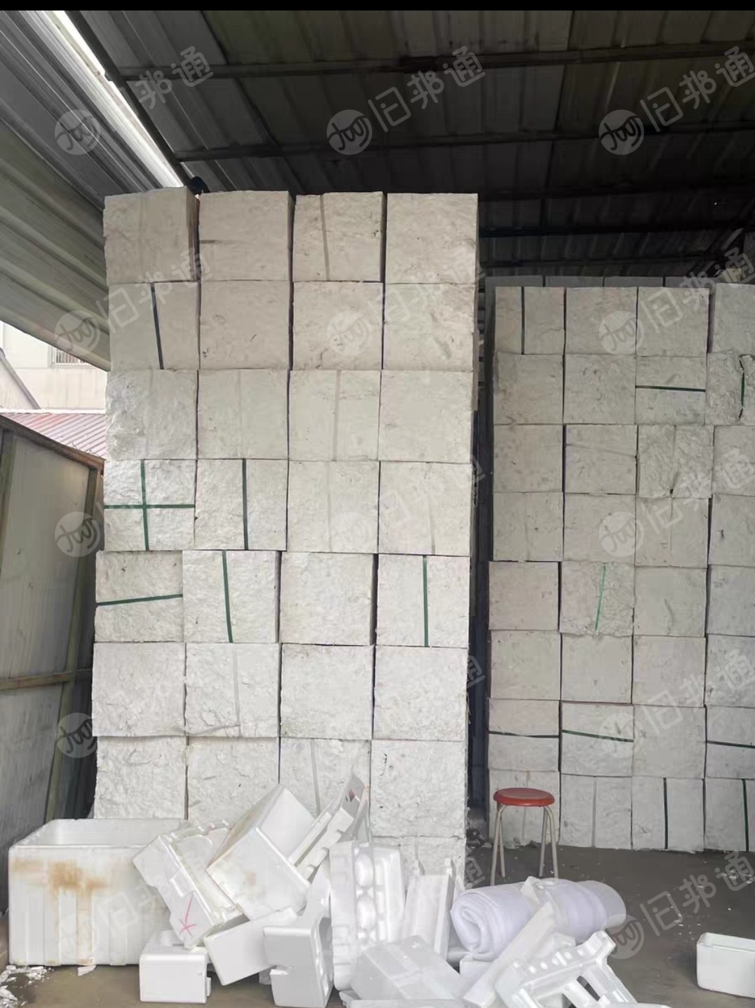 长期出售泡沫冷压块，干净整齐，现货8-9吨左右