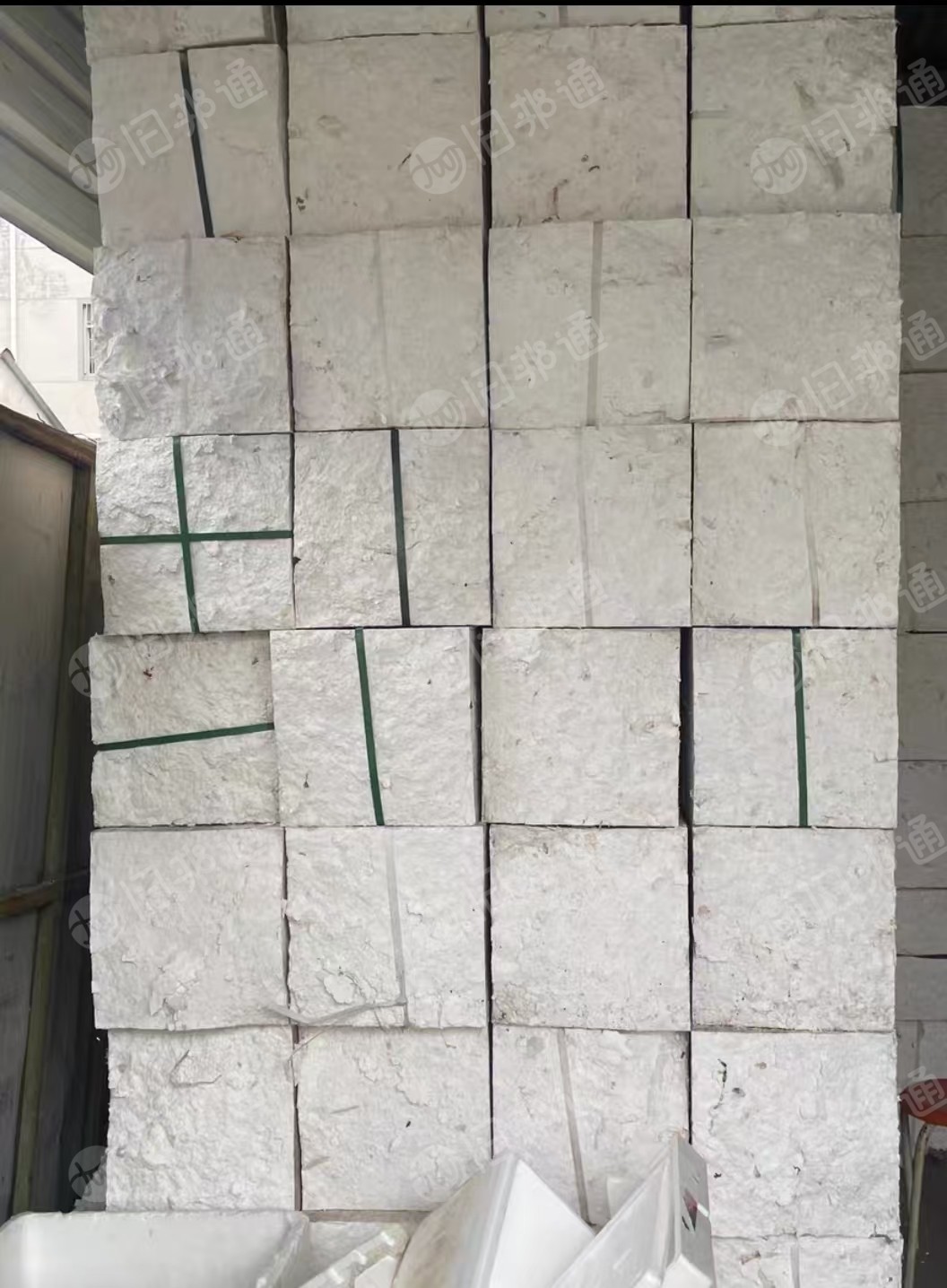 长期出售泡沫冷压块，干净整齐，现货8-9吨左右