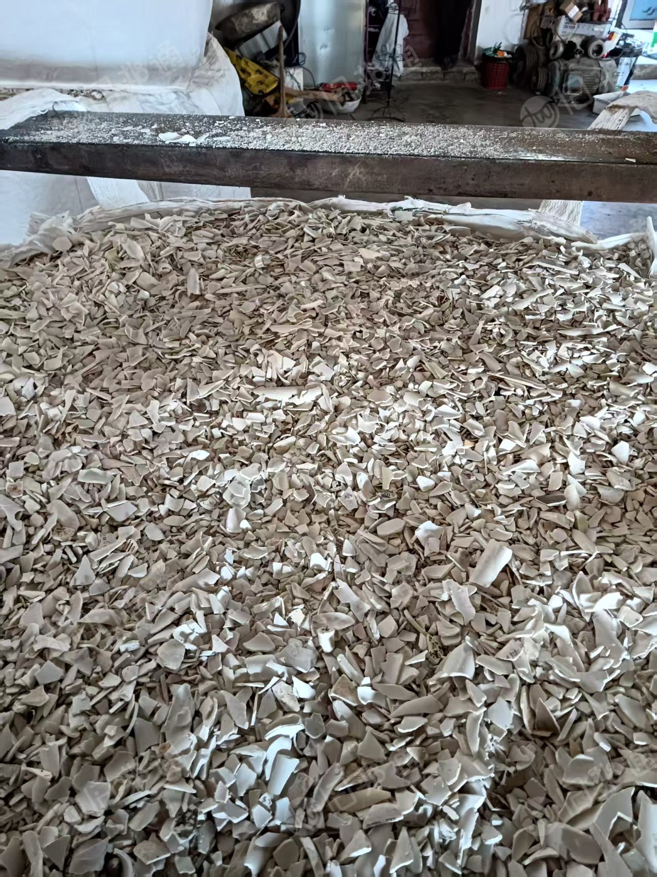 出售PVC大小管破碎料，小管占90%左右，月供几十吨