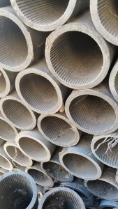 出售塑料轴，单个40公分长大概4斤多，具体材质不确定