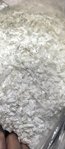 出售乳白色A级PET吸塑盒破碎料，现货15吨