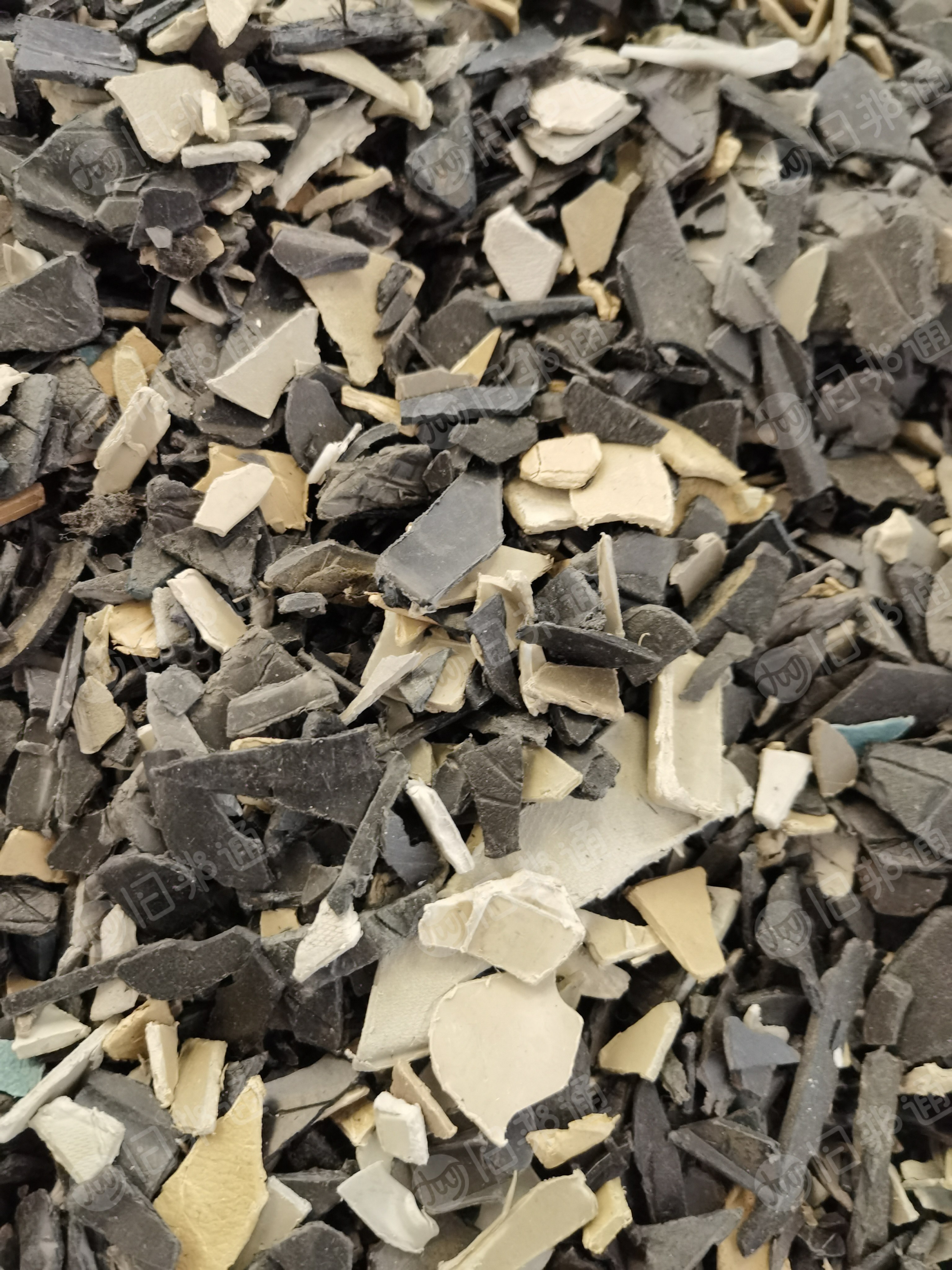 出售PP汽车内饰破碎料，保险杠破碎料，月供200吨