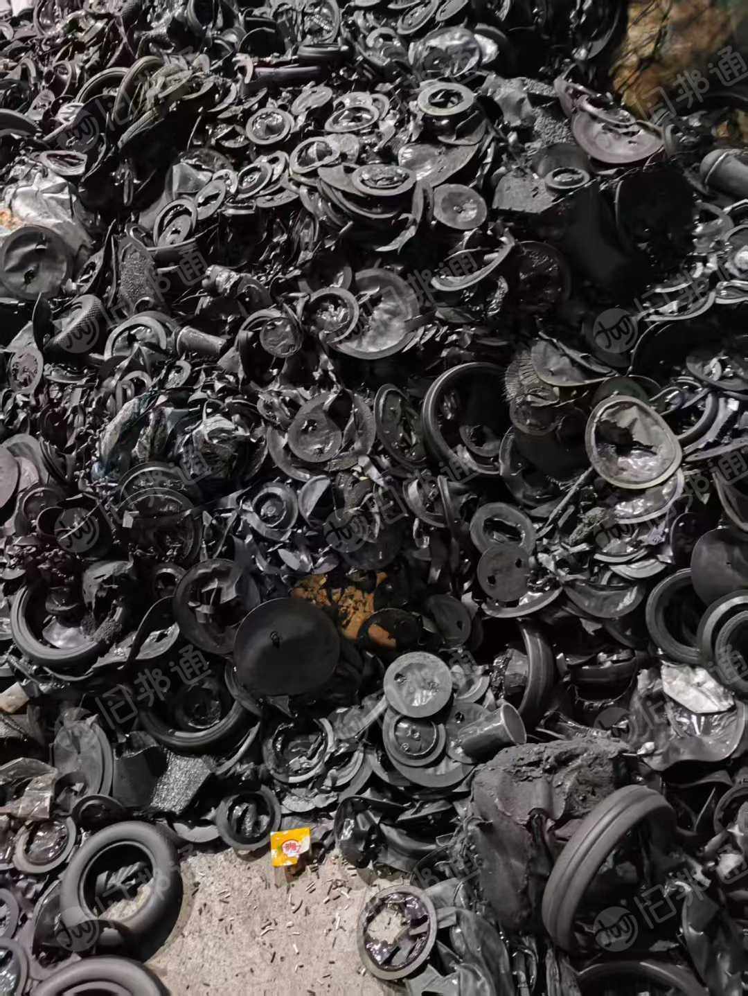 出售黑橡胶边角料