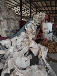 出售白色餐盒刀叉纸压块