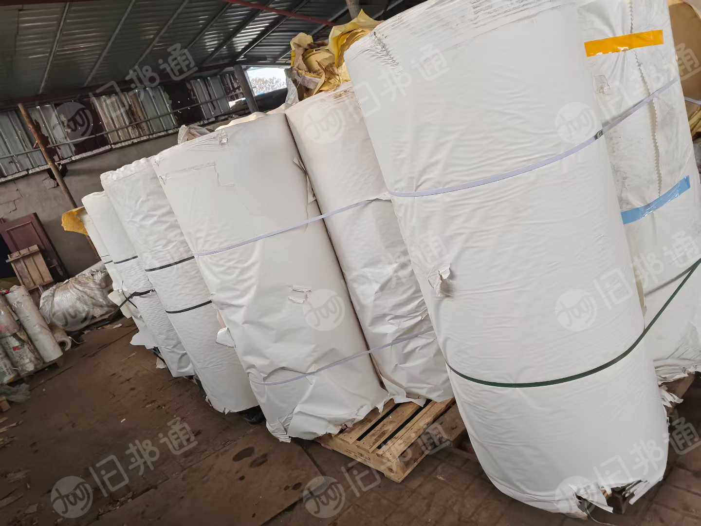 出售卷筒的cck双硅纸，日本货，115克，幅宽158cm