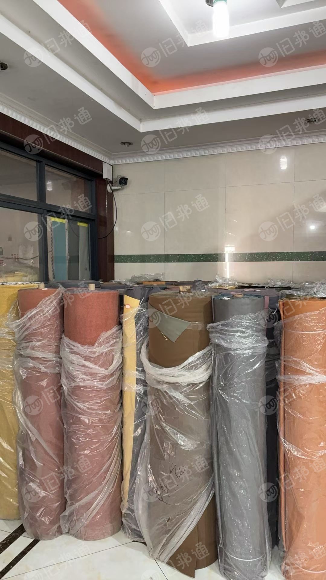 长期出售库存沙发布，库存科技布，都是复合单面绒，门幅1.48左右，克重不一，现货有几万米