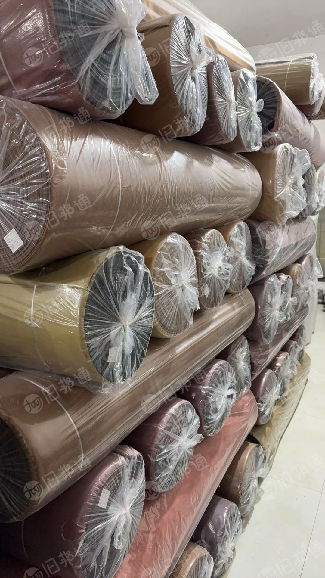 长期出售库存沙发布，库存科技布，都是复合单面绒，门幅1.48左右，克重不一，现货有几万米