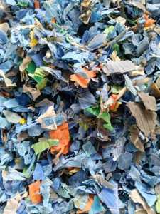 出售PP空心板破碎料，杂色漂沉一起的，月供100多吨，也可以按照客户要求粉