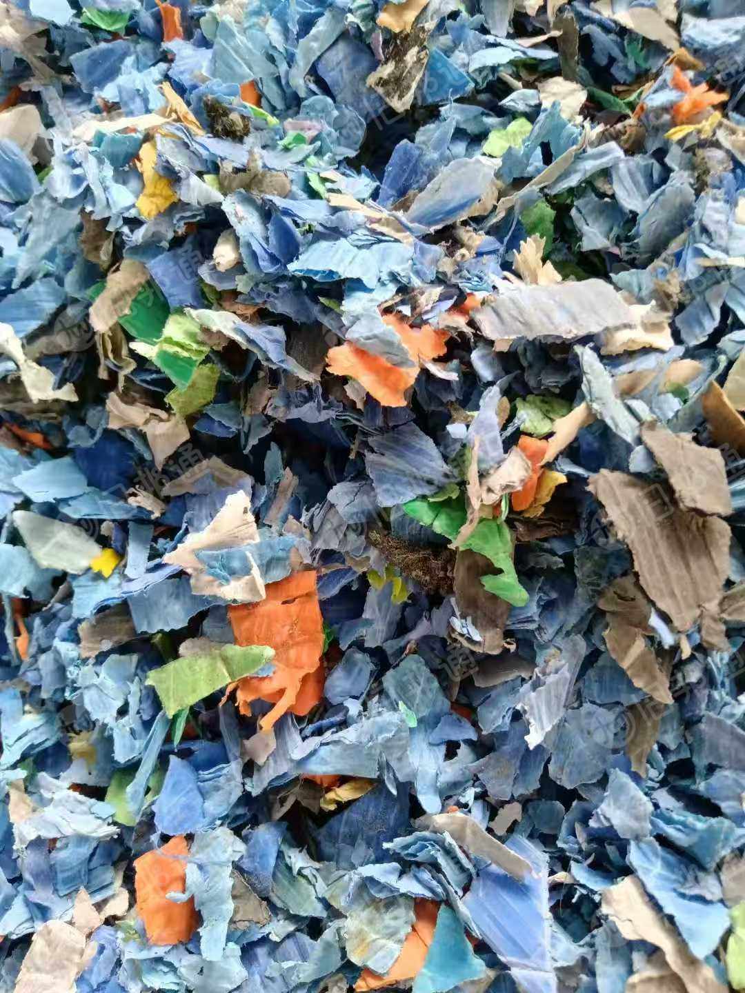 出售PP空心板破碎料，杂色漂沉一起的，月供100多吨，也可以按照客户要求粉