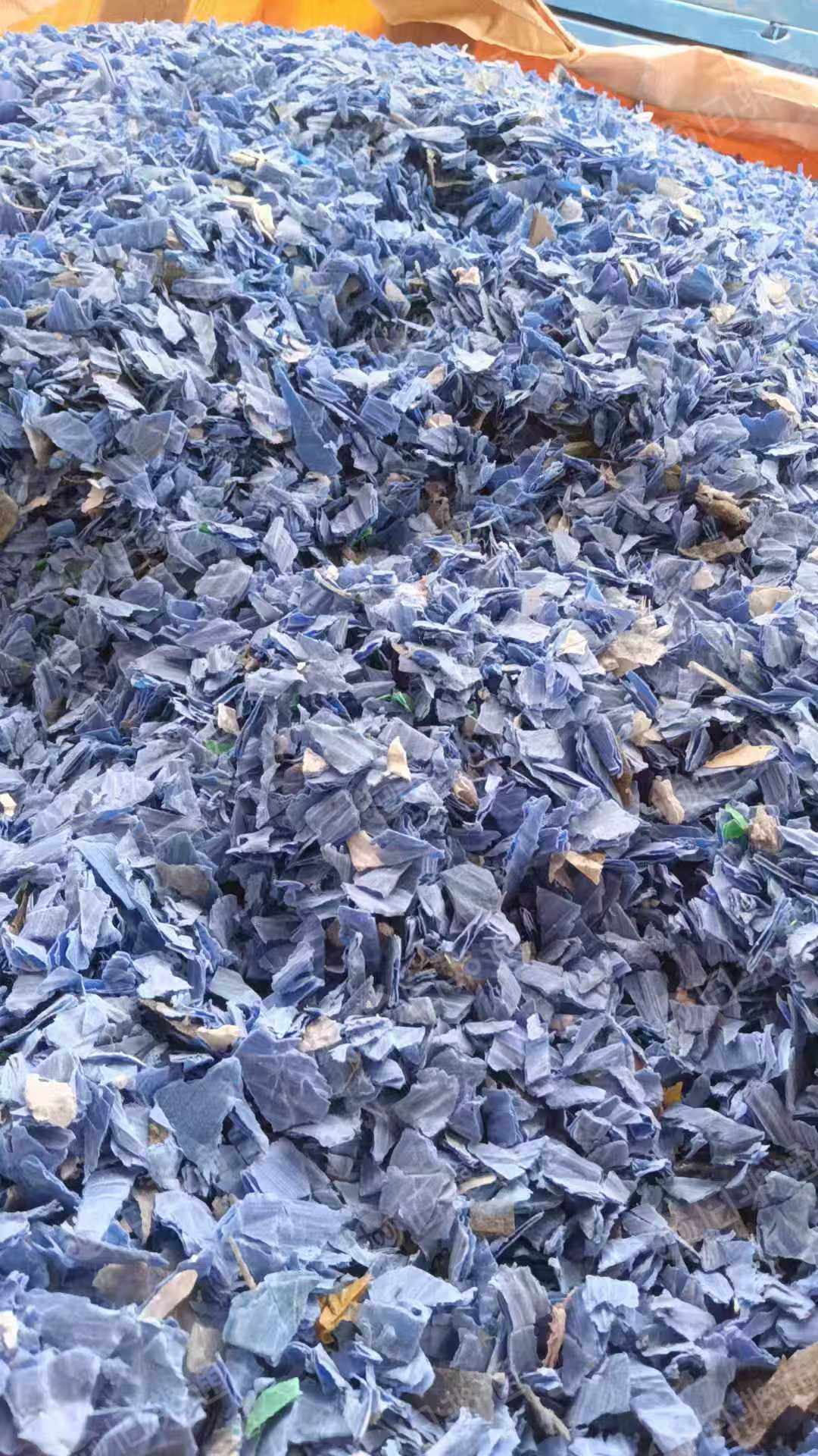 出售PP空心板破碎料，杂色漂沉一起的，月供100多吨，也可以按照客户要求粉