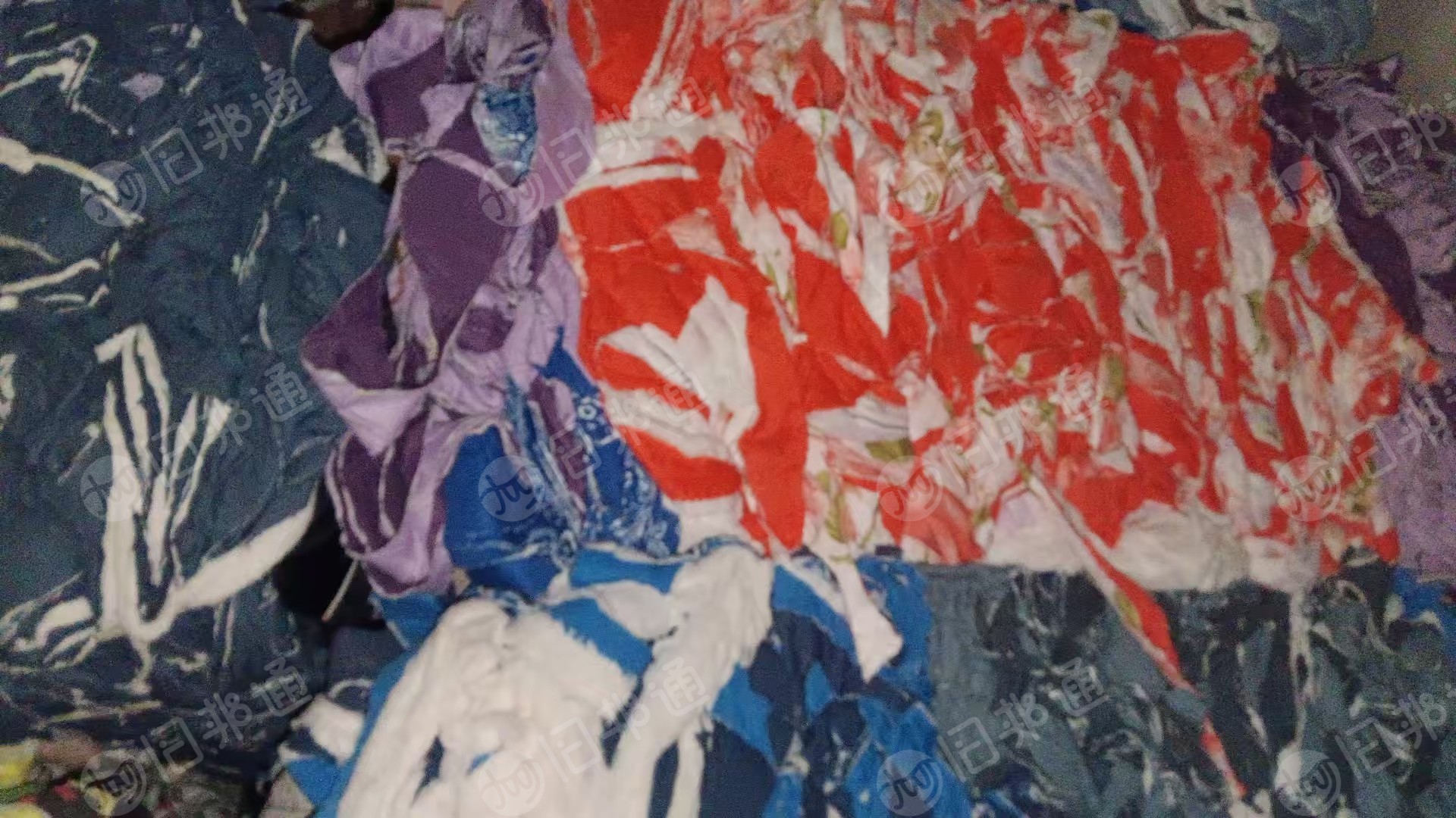 长期出售家纺下脚料，超声波边角料，绗棉边角料，有分浅色跟深色，开花用，月供三四十吨