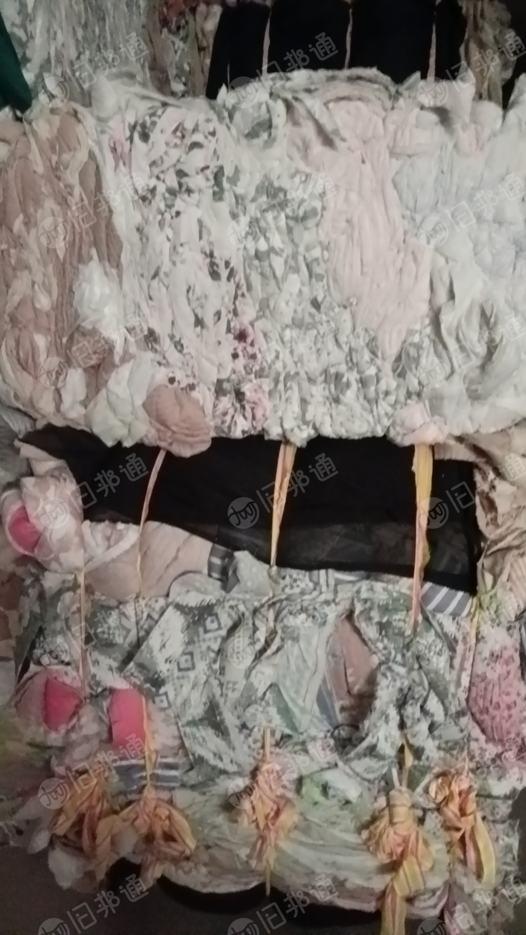 长期出售家纺下脚料，超声波边角料，绗棉边角料，有分浅色跟深色，开花用，月供三四十吨