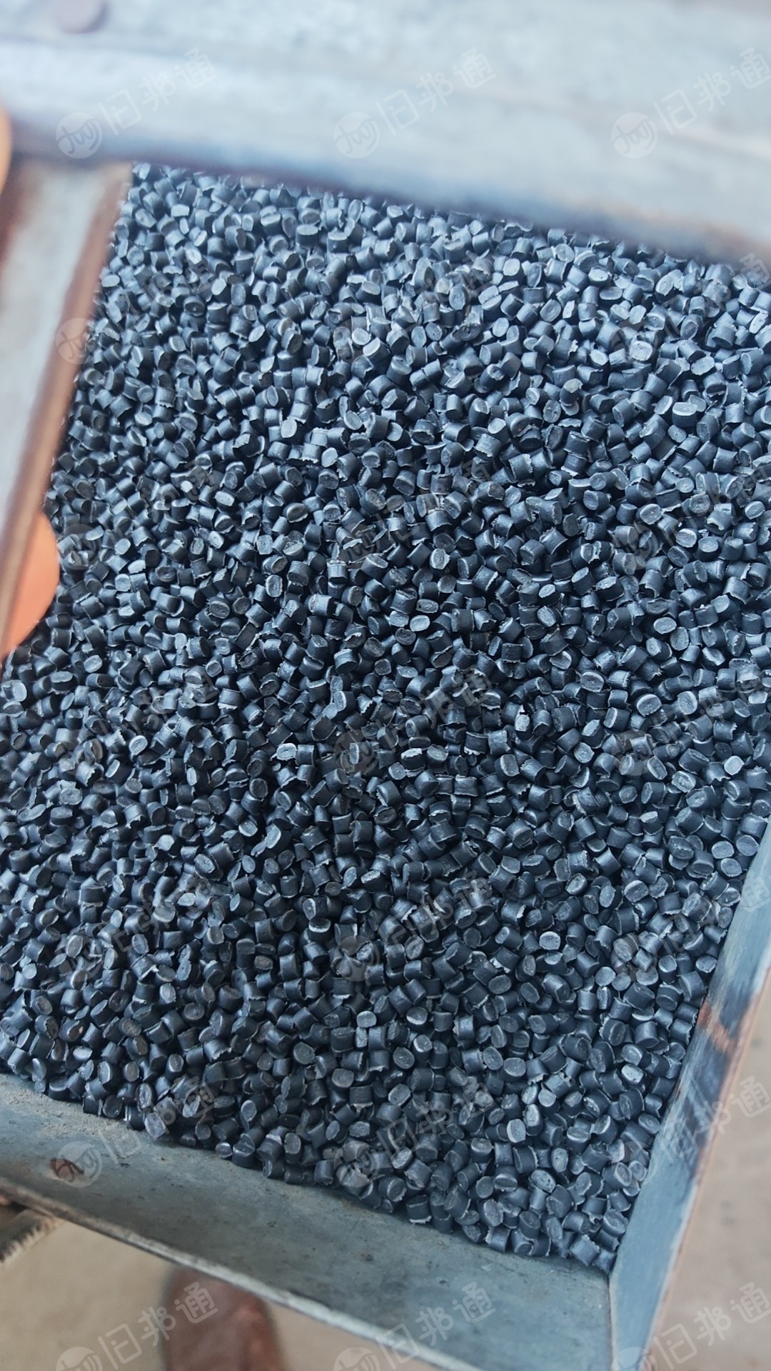 出售黑色pp颗粒，溶脂7，冲击5-6个，灰分7左右，长期有货，可以用来注塑