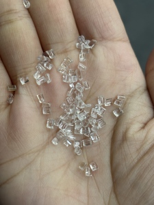 求购PC水口料和A级PC回料，用来做电视外壳的，长期需求