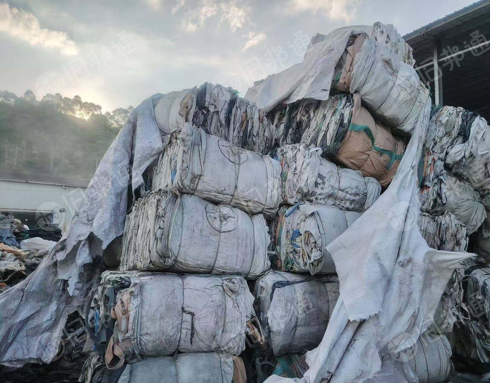 出售废旧吨包，装锌粉下来的，有残留，出七折左右，现货30吨