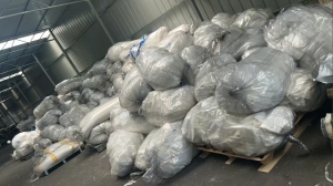 出售干造高压膜废料，低压膜废料，自己厂里吹膜机下来的废料，现货20吨左右