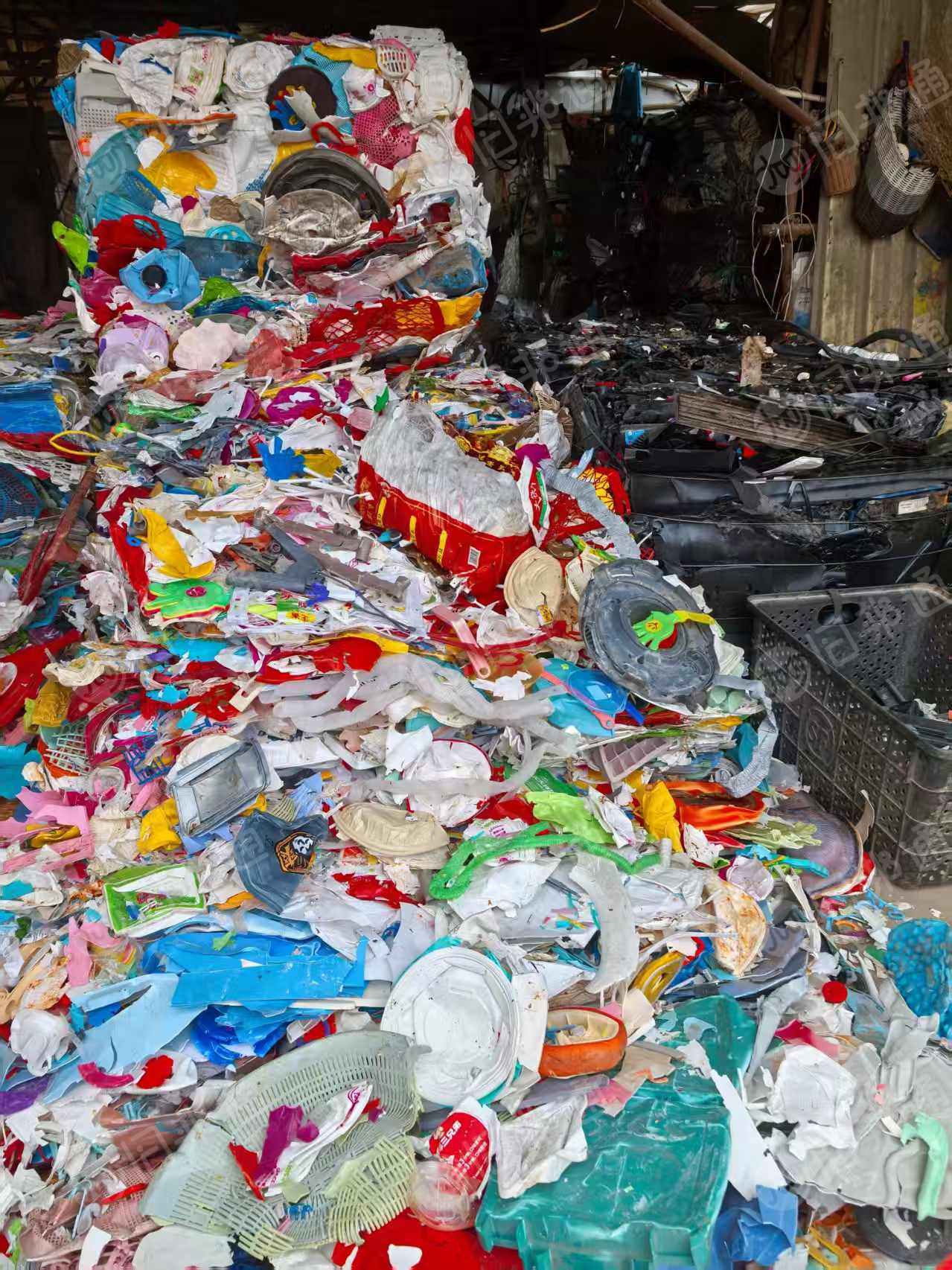 出售花丙黑丙白丙破碎料，清洗甩干，漂沉一起，现货几十吨