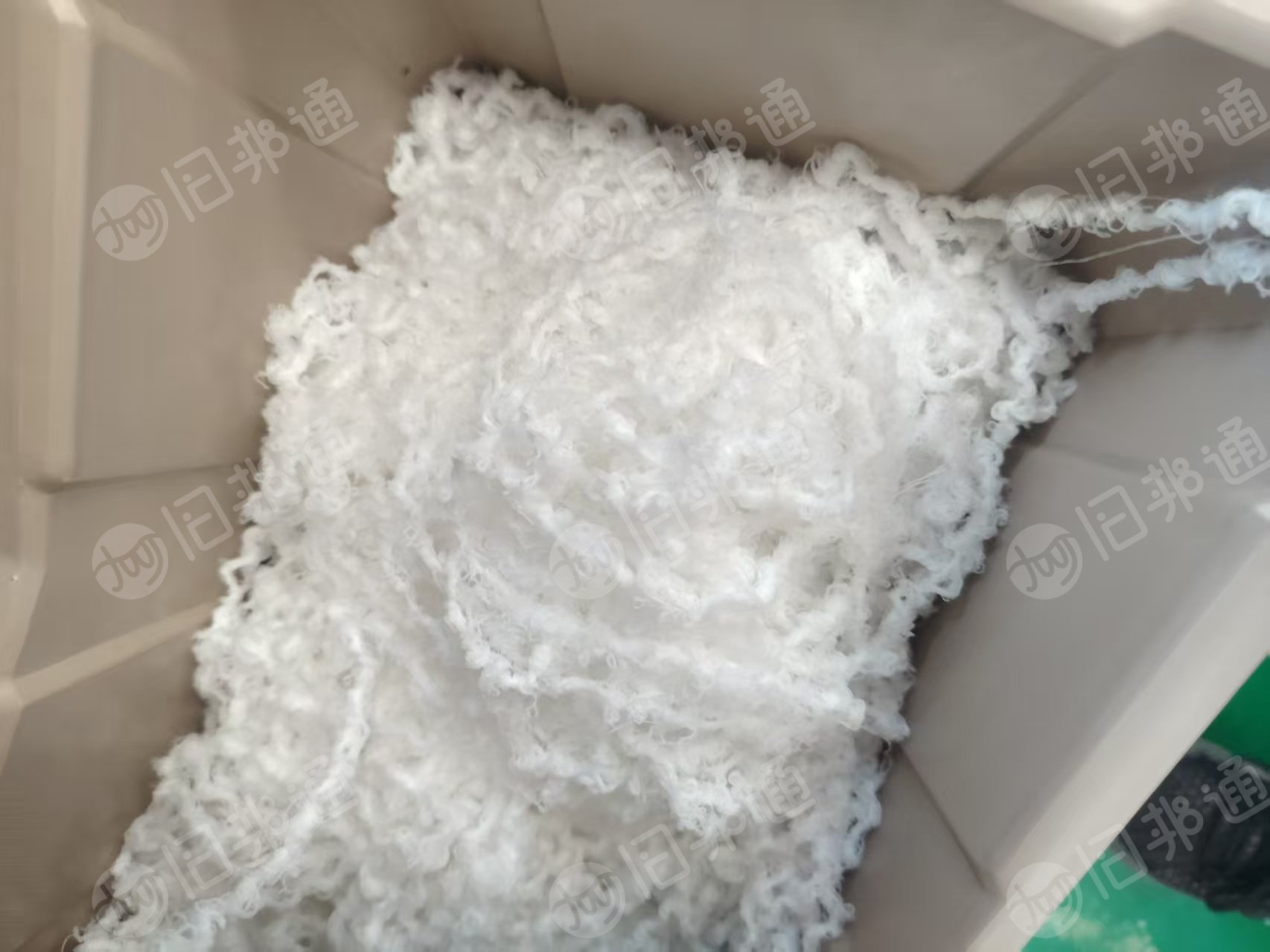 长期出售涤纶水丝，涤纶废丝，含水四五十左右，现货二十吨左右