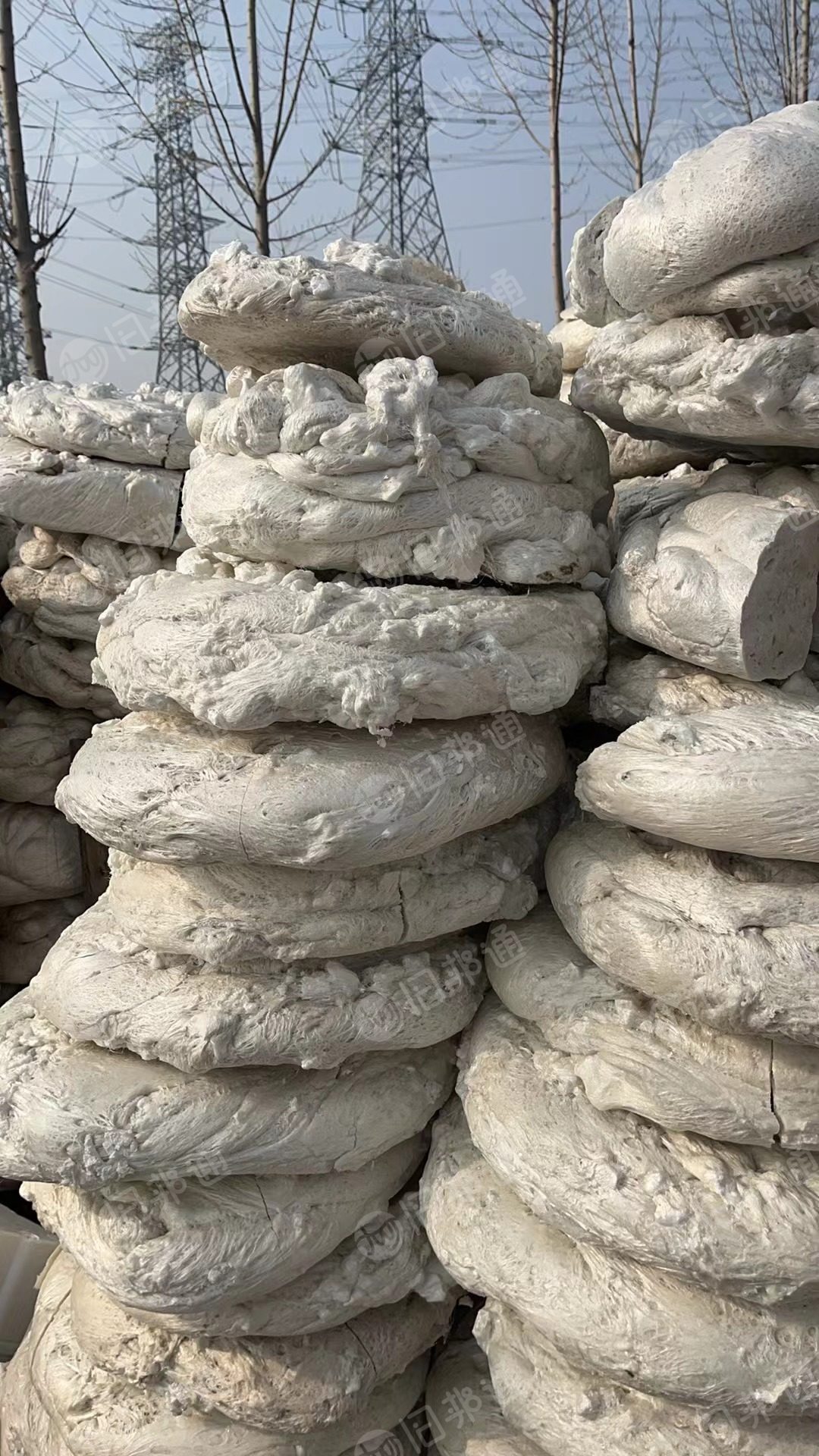 出售热熔快，厂货， 现货十几吨