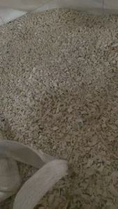 出售PVC破碎料，碳晶板和白扣板，现货一挂多，