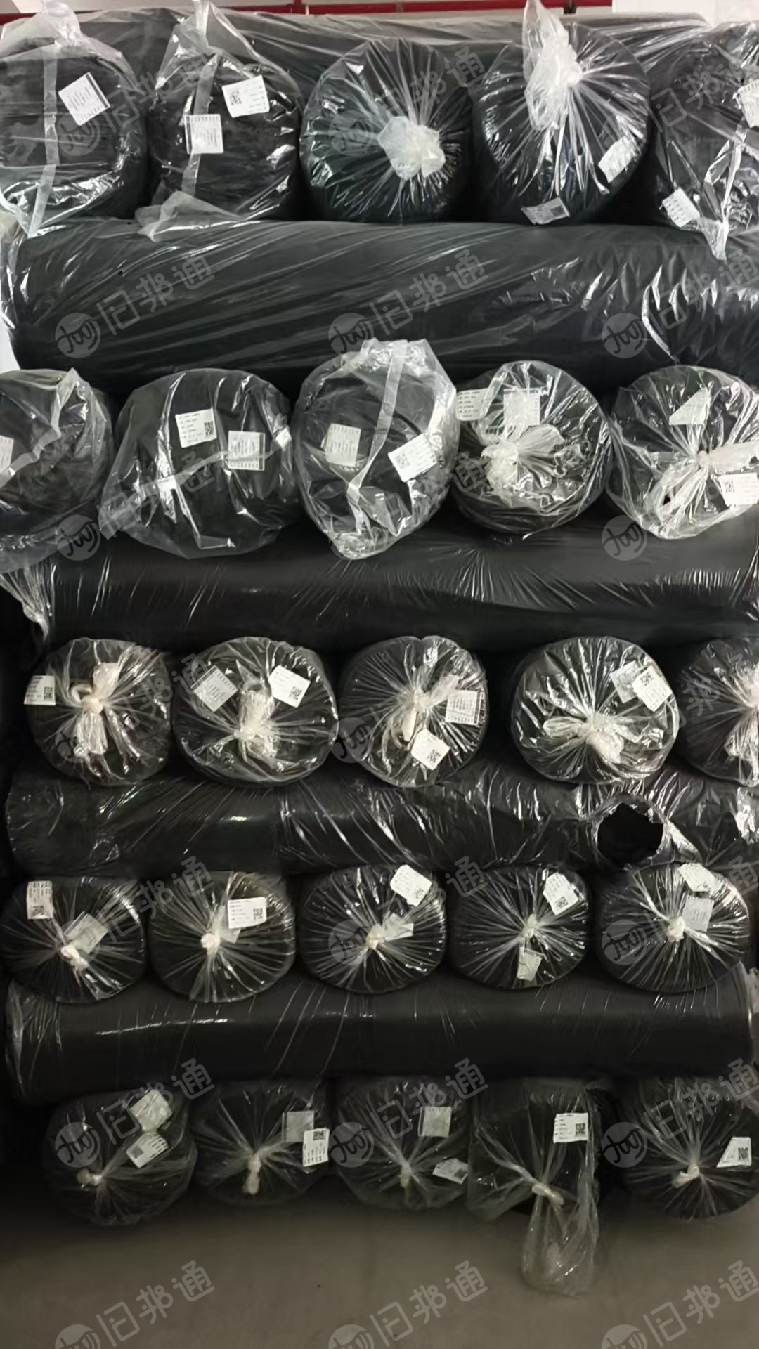 长期出售服装库存布，雪尼尔库存布，门幅160克重280，现货有10来吨，货在浙江绍兴