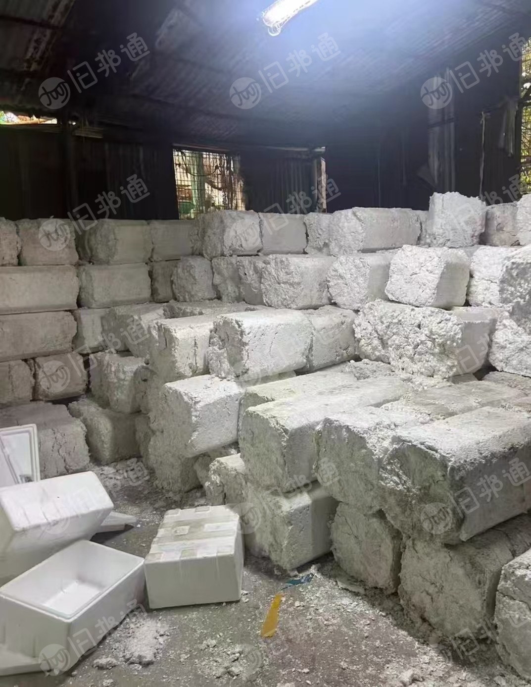 长期出售eps冷压块，社会料厂货混一起，月供30吨