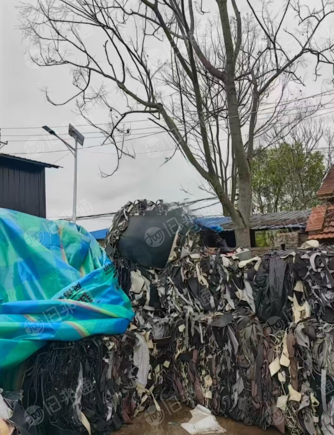 出售pvc汽车座椅海绵革边角料，现货25吨左右