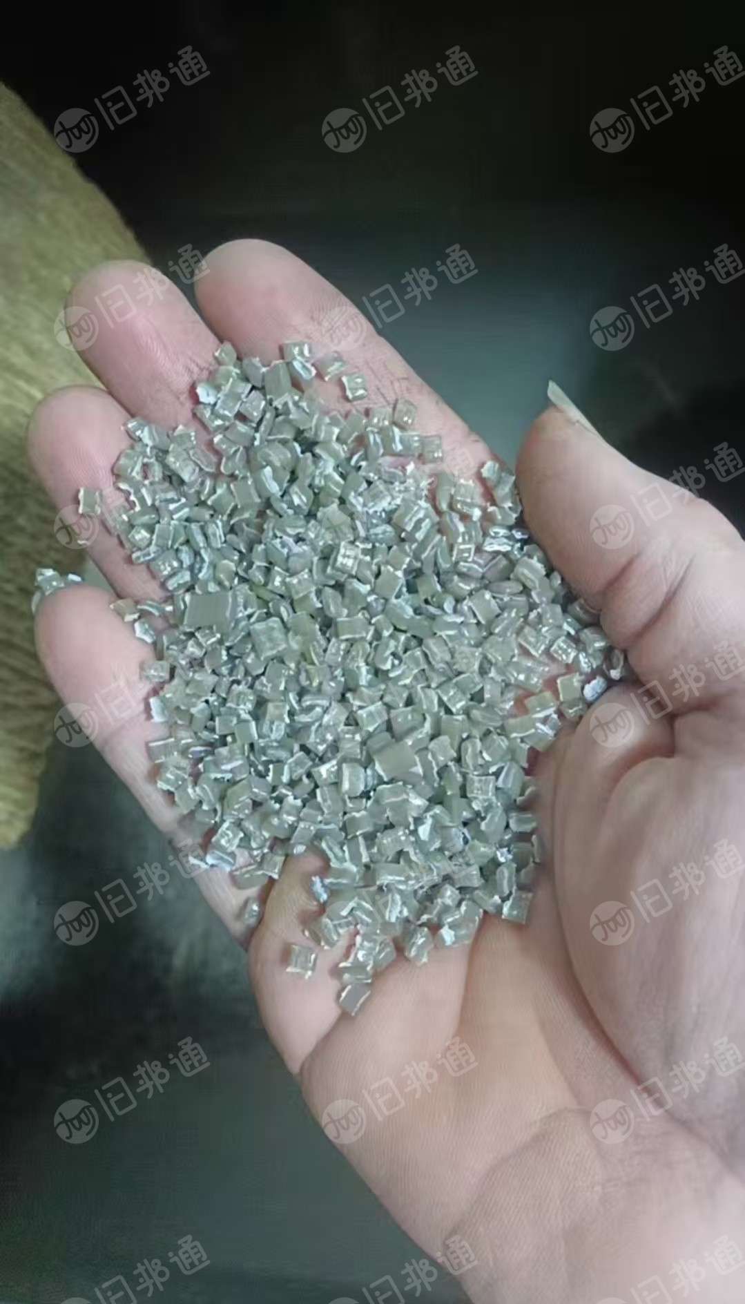 长期出售pe颗粒，拉丝膜和胶纸打出来的，月供35吨