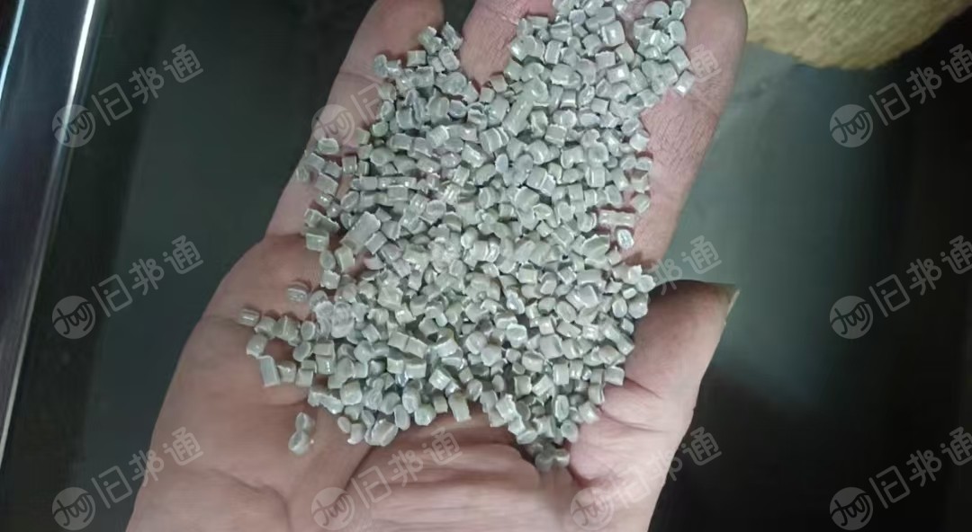 长期出售pe颗粒，拉丝膜和胶纸打出来的，月供35吨