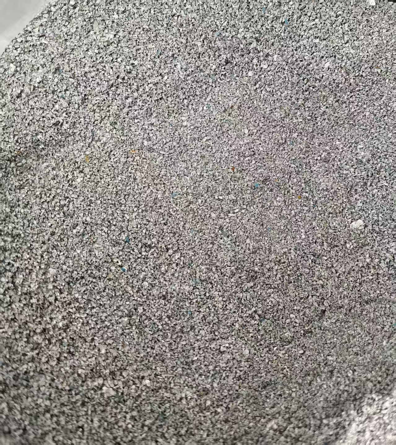 出售高铝塑膜做的铝粒，金属铝含量90+，长期供有货