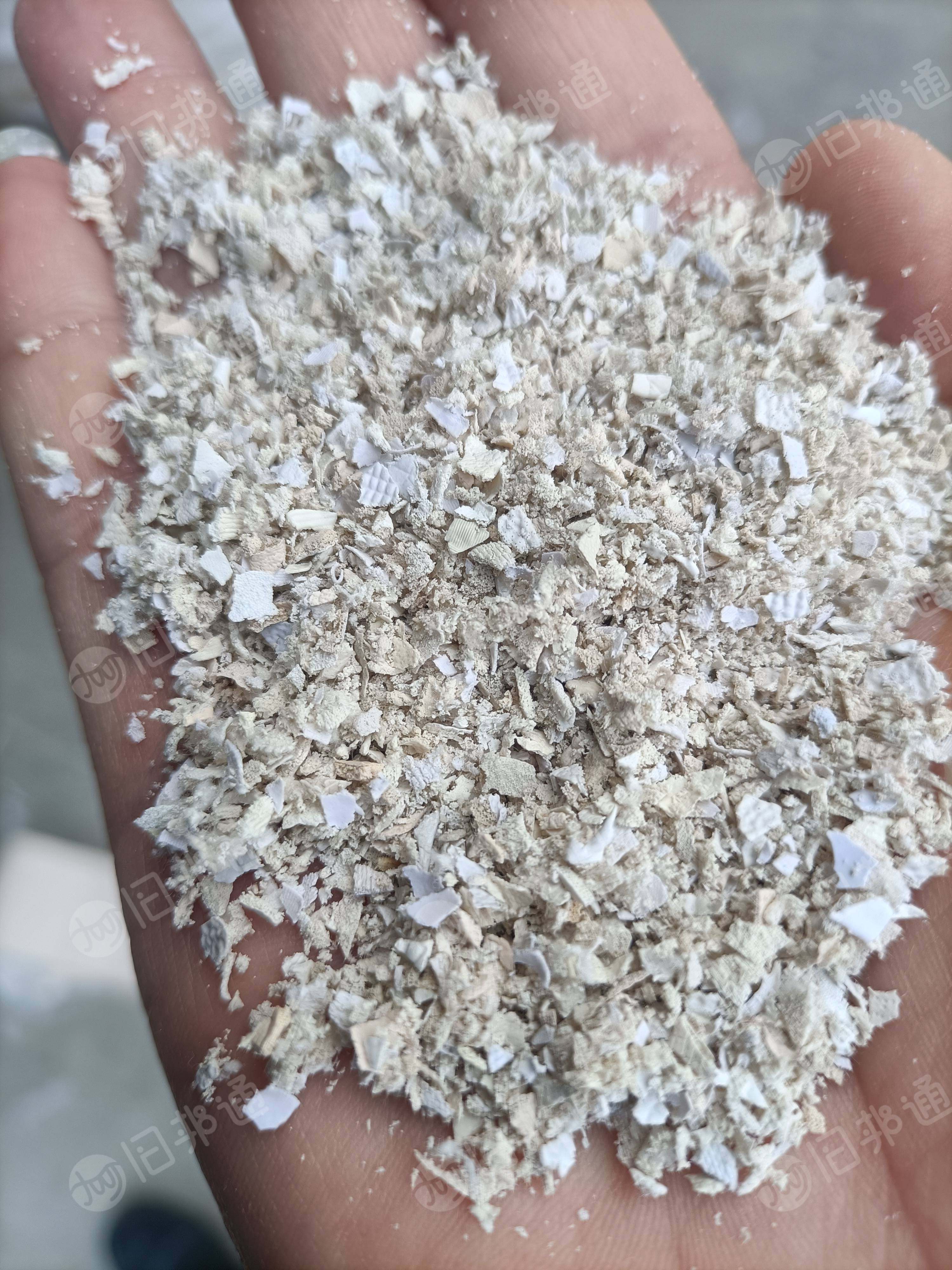 大量出售PVC广告布吹毛料和发泡料，常年有货