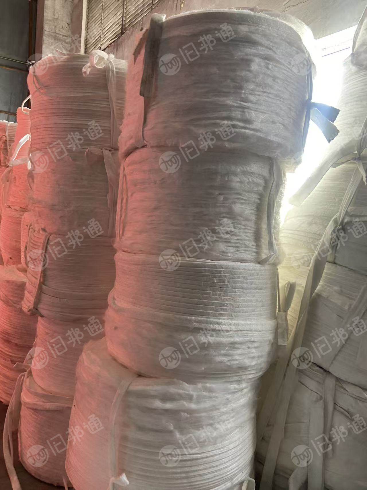 长期出售针刺土工布布条，涤纶布条，现货四十吨左右，可以拿来造粒用